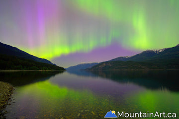 northern lights aurora over kootenay lake kaslo bc